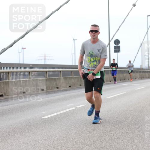 03.10.2025 - Köhlbrandbrückenlauf Lena Gebhardt http://msf.ph/oto/9200789 03.10.2025 15:41:46 Position 2  meine-sportfotos.de