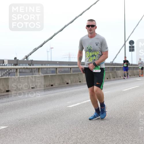 03.10.2025 - Köhlbrandbrückenlauf Lena Gebhardt http://msf.ph/oto/9200790 03.10.2025 15:41:46 Position 2 10, 85 meine-sportfotos.de