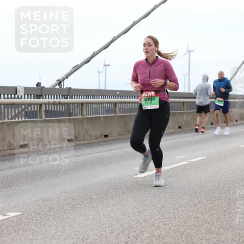 03.10.2025 - Köhlbrandbrückenlauf Lena Gebhardt http://msf.ph/oto/9200802 03.10.2025 15:41:54 Position 2 7418 meine-sportfotos.de