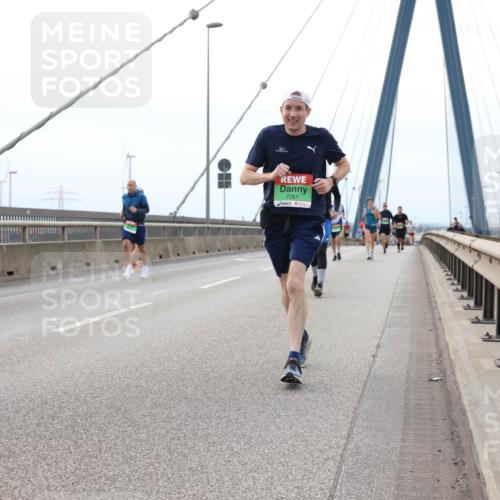 03.10.2025 - Köhlbrandbrückenlauf Lena Gebhardt http://msf.ph/oto/9200806 03.10.2025 15:41:55 Position 2 7418, 7281 meine-sportfotos.de