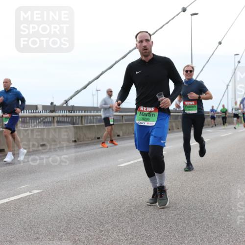 03.10.2025 - Köhlbrandbrückenlauf Lena Gebhardt http://msf.ph/oto/9200816 03.10.2025 15:41:57 Position 2 9299 meine-sportfotos.de