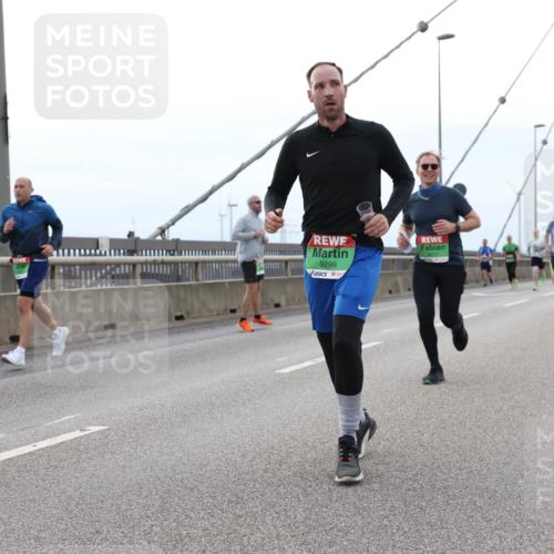 03.10.2025 - Köhlbrandbrückenlauf Lena Gebhardt http://msf.ph/oto/9200817 03.10.2025 15:41:57 Position 2 9299 meine-sportfotos.de