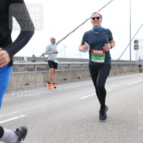 03.10.2025 - Köhlbrandbrückenlauf Lena Gebhardt http://msf.ph/oto/9200820 03.10.2025 15:41:58 Position 2 9299, 9619 meine-sportfotos.de