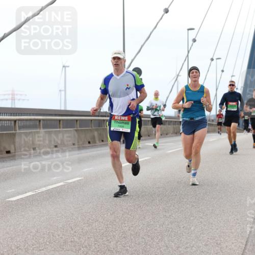 03.10.2025 - Köhlbrandbrückenlauf Lena Gebhardt http://msf.ph/oto/9200824 03.10.2025 15:42:00 Position 2 7409 meine-sportfotos.de