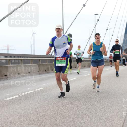 03.10.2025 - Köhlbrandbrückenlauf Lena Gebhardt http://msf.ph/oto/9200825 03.10.2025 15:42:00 Position 2 7409 meine-sportfotos.de