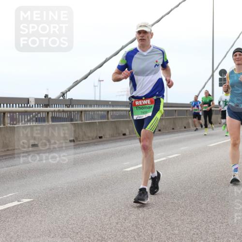 03.10.2025 - Köhlbrandbrückenlauf Lena Gebhardt http://msf.ph/oto/9200829 03.10.2025 15:42:01 Position 2 7409 meine-sportfotos.de