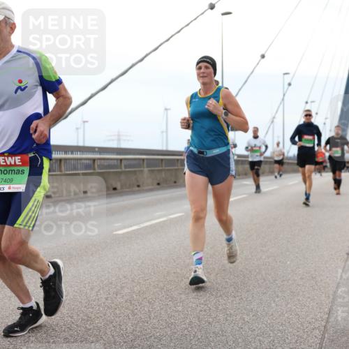 03.10.2025 - Köhlbrandbrückenlauf Lena Gebhardt http://msf.ph/oto/9200830 03.10.2025 15:42:02 Position 2 7409 meine-sportfotos.de