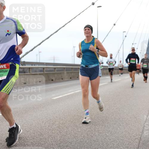 03.10.2025 - Köhlbrandbrückenlauf Lena Gebhardt http://msf.ph/oto/9200831 03.10.2025 15:42:02 Position 2 7409 meine-sportfotos.de