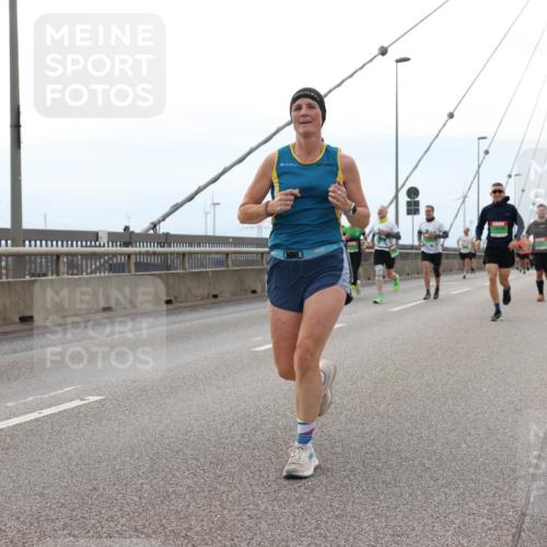 03.10.2025 - Köhlbrandbrückenlauf Lena Gebhardt http://msf.ph/oto/9200833 03.10.2025 15:42:02 Position 2 09 meine-sportfotos.de