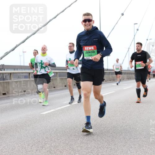 03.10.2025 - Köhlbrandbrückenlauf Lena Gebhardt http://msf.ph/oto/9200838 03.10.2025 15:42:04 Position 2 7466 meine-sportfotos.de