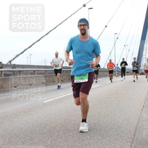 03.10.2025 - Köhlbrandbrückenlauf Lena Gebhardt http://msf.ph/oto/9200855 03.10.2025 15:42:08 Position 2 7403 meine-sportfotos.de