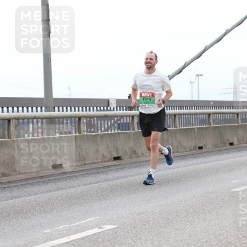 03.10.2025 - Köhlbrandbrückenlauf Lena Gebhardt http://msf.ph/oto/9200857 03.10.2025 15:42:10 Position 2 91, 8825 meine-sportfotos.de