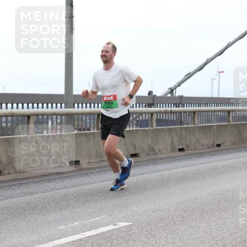 03.10.2025 - Köhlbrandbrückenlauf Lena Gebhardt http://msf.ph/oto/9200861 03.10.2025 15:42:10 Position 2 8825 meine-sportfotos.de