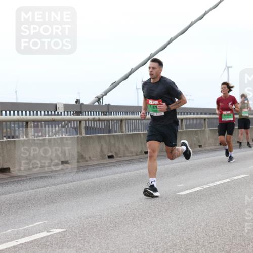 03.10.2025 - Köhlbrandbrückenlauf Lena Gebhardt http://msf.ph/oto/9200862 03.10.2025 15:42:11 Position 2 7600 meine-sportfotos.de
