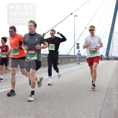 03.10.2025 - Köhlbrandbrückenlauf Lena Gebhardt http://msf.ph/oto/9200874 03.10.2025 15:42:14 Position 2 8886, 8784, 8786 meine-sportfotos.de
