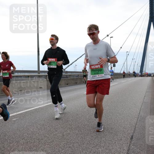 03.10.2025 - Köhlbrandbrückenlauf Lena Gebhardt http://msf.ph/oto/9200878 03.10.2025 15:42:15 Position 2 7224, 8786 meine-sportfotos.de