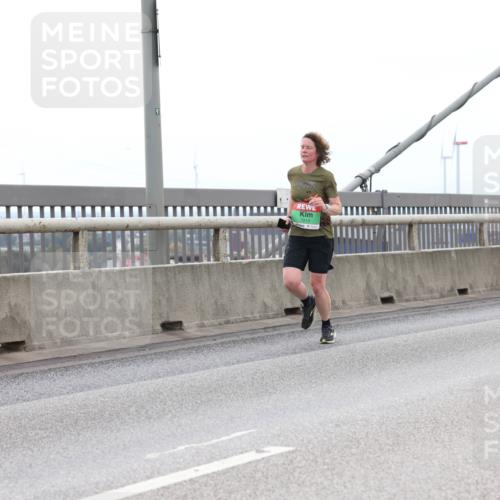 03.10.2025 - Köhlbrandbrückenlauf Lena Gebhardt http://msf.ph/oto/9200881 03.10.2025 15:42:16 Position 2 91, 7213 meine-sportfotos.de