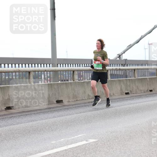 03.10.2025 - Köhlbrandbrückenlauf Lena Gebhardt http://msf.ph/oto/9200882 03.10.2025 15:42:16 Position 2 97, 7213 meine-sportfotos.de