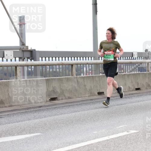 03.10.2025 - Köhlbrandbrückenlauf Lena Gebhardt http://msf.ph/oto/9200883 03.10.2025 15:42:17 Position 2 91, 7213 meine-sportfotos.de