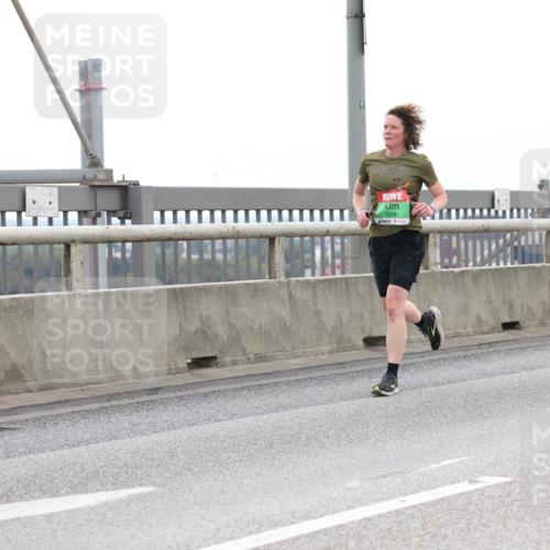 03.10.2025 - Köhlbrandbrückenlauf Lena Gebhardt http://msf.ph/oto/9200884 03.10.2025 15:42:17 Position 2 91, 7213 meine-sportfotos.de