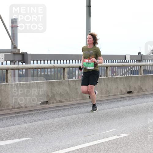 03.10.2025 - Köhlbrandbrückenlauf Lena Gebhardt http://msf.ph/oto/9200886 03.10.2025 15:42:17 Position 2 7213 meine-sportfotos.de