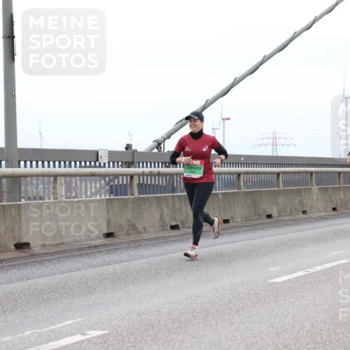 03.10.2025 - Köhlbrandbrückenlauf Lena Gebhardt http://msf.ph/oto/9200892 03.10.2025 15:42:23 Position 2 91, 7207 meine-sportfotos.de