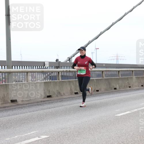 03.10.2025 - Köhlbrandbrückenlauf Lena Gebhardt http://msf.ph/oto/9200893 03.10.2025 15:42:23 Position 2 91 meine-sportfotos.de