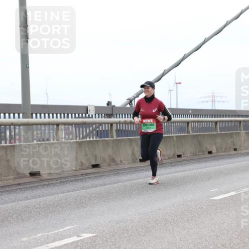 03.10.2025 - Köhlbrandbrückenlauf Lena Gebhardt http://msf.ph/oto/9200894 03.10.2025 15:42:23 Position 2 91 meine-sportfotos.de