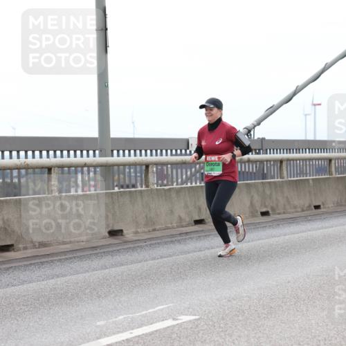 03.10.2025 - Köhlbrandbrückenlauf Lena Gebhardt http://msf.ph/oto/9200895 03.10.2025 15:42:23 Position 2 91, 7207 meine-sportfotos.de