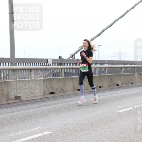 03.10.2025 - Köhlbrandbrückenlauf Lena Gebhardt http://msf.ph/oto/9200899 03.10.2025 15:42:24 Position 2 91, 7392 meine-sportfotos.de