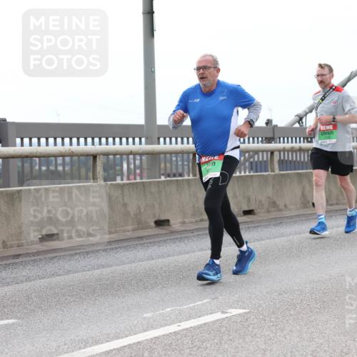 03.10.2025 - Köhlbrandbrückenlauf Lena Gebhardt http://msf.ph/oto/9200910 03.10.2025 15:42:29 Position 2  meine-sportfotos.de