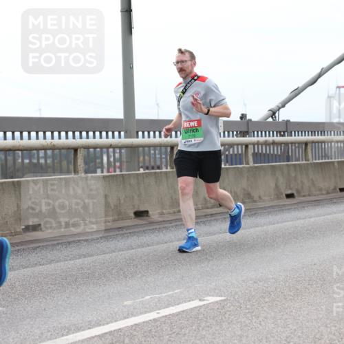03.10.2025 - Köhlbrandbrückenlauf Lena Gebhardt http://msf.ph/oto/9200914 03.10.2025 15:42:29 Position 2 91, 4, 7172 meine-sportfotos.de