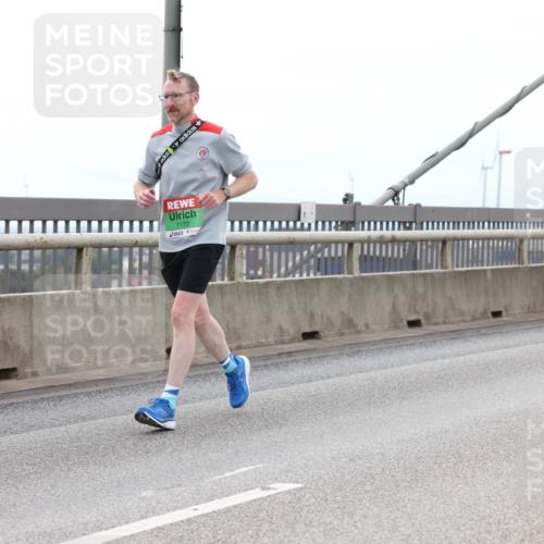 03.10.2025 - Köhlbrandbrückenlauf Lena Gebhardt http://msf.ph/oto/9200916 03.10.2025 15:42:30 Position 2 7172 meine-sportfotos.de