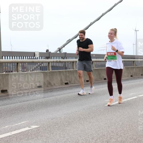 03.10.2025 - Köhlbrandbrückenlauf Lena Gebhardt http://msf.ph/oto/9200918 03.10.2025 15:42:32 Position 2 91, 7862 meine-sportfotos.de