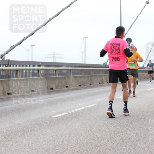 03.10.2025 - Köhlbrandbrückenlauf Lena Gebhardt http://msf.ph/oto/9200925 03.10.2025 15:42:34 Position 2  meine-sportfotos.de