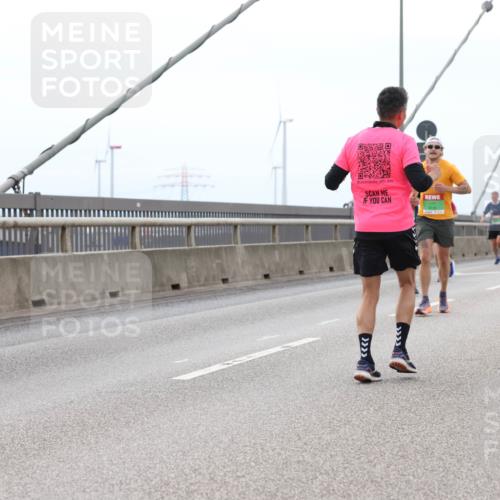 03.10.2025 - Köhlbrandbrückenlauf Lena Gebhardt http://msf.ph/oto/9200926 03.10.2025 15:42:34 Position 2  meine-sportfotos.de