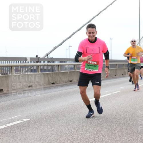 03.10.2025 - Köhlbrandbrückenlauf Lena Gebhardt http://msf.ph/oto/9200931 03.10.2025 15:42:35 Position 2 9191 meine-sportfotos.de
