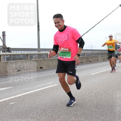 03.10.2025 - Köhlbrandbrückenlauf Lena Gebhardt http://msf.ph/oto/9200934 03.10.2025 15:42:35 Position 2 9191 meine-sportfotos.de