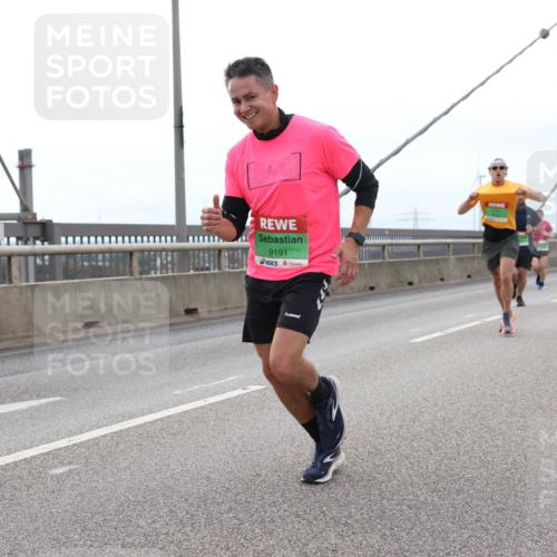 03.10.2025 - Köhlbrandbrückenlauf Lena Gebhardt http://msf.ph/oto/9200935 03.10.2025 15:42:36 Position 2 9191 meine-sportfotos.de