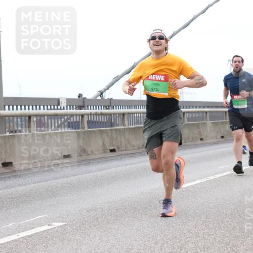 03.10.2025 - Köhlbrandbrückenlauf Lena Gebhardt http://msf.ph/oto/9200938 03.10.2025 15:42:36 Position 2 9730, 7513 meine-sportfotos.de
