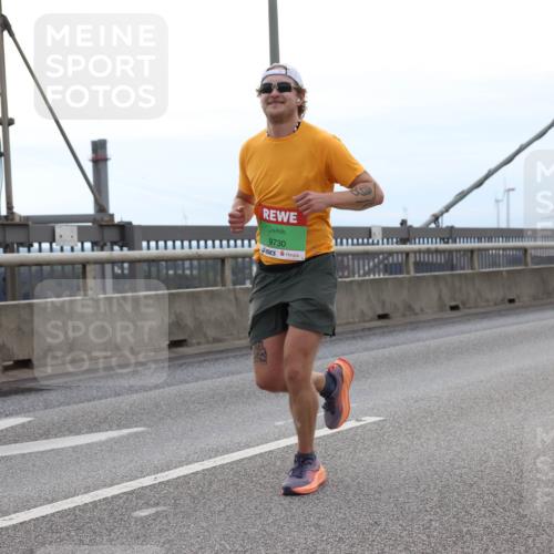 03.10.2025 - Köhlbrandbrückenlauf Lena Gebhardt http://msf.ph/oto/9200941 03.10.2025 15:42:37 Position 2 9730 meine-sportfotos.de