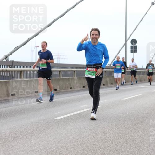 03.10.2025 - Köhlbrandbrückenlauf Lena Gebhardt http://msf.ph/oto/9200960 03.10.2025 15:42:41 Position 2 9566 meine-sportfotos.de