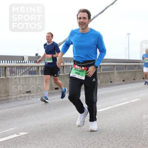03.10.2025 - Köhlbrandbrückenlauf Lena Gebhardt http://msf.ph/oto/9200963 03.10.2025 15:42:42 Position 2 9566 meine-sportfotos.de