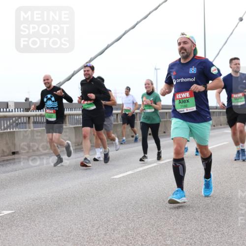 03.10.2025 - Köhlbrandbrückenlauf Lena Gebhardt http://msf.ph/oto/9200980 03.10.2025 15:42:47 Position 2 7192 meine-sportfotos.de