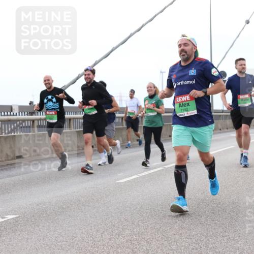 03.10.2025 - Köhlbrandbrückenlauf Lena Gebhardt http://msf.ph/oto/9200981 03.10.2025 15:42:47 Position 2 7192 meine-sportfotos.de