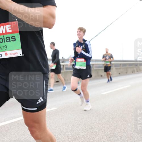 03.10.2025 - Köhlbrandbrückenlauf Lena Gebhardt http://msf.ph/oto/9200996 03.10.2025 15:42:51 Position 2 7473 meine-sportfotos.de