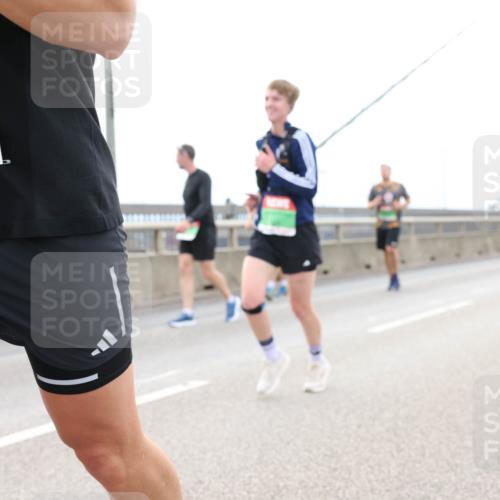 03.10.2025 - Köhlbrandbrückenlauf Lena Gebhardt http://msf.ph/oto/9200997 03.10.2025 15:42:51 Position 2 7473 meine-sportfotos.de
