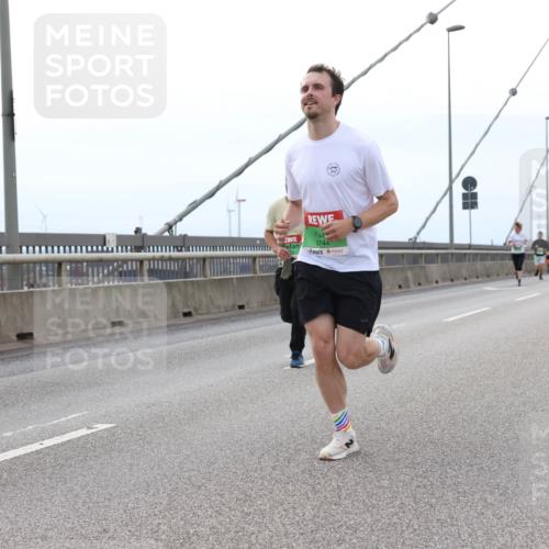 03.10.2025 - Köhlbrandbrückenlauf Lena Gebhardt http://msf.ph/oto/9201014 03.10.2025 15:42:54 Position 2 9744 meine-sportfotos.de