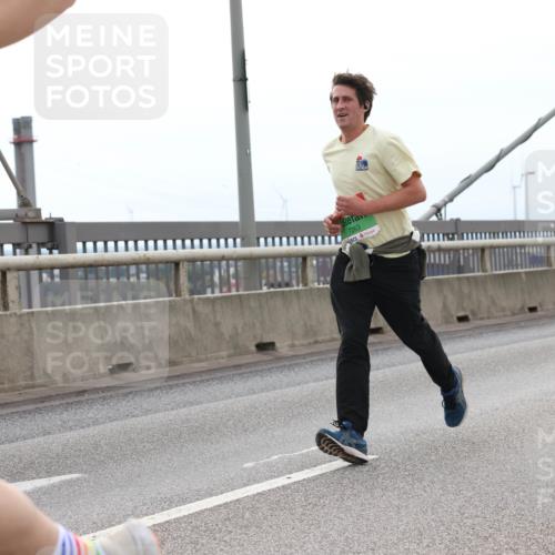 03.10.2025 - Köhlbrandbrückenlauf Lena Gebhardt http://msf.ph/oto/9201017 03.10.2025 15:42:55 Position 2 7263 meine-sportfotos.de