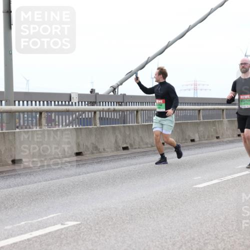 03.10.2025 - Köhlbrandbrückenlauf Lena Gebhardt http://msf.ph/oto/9201024 03.10.2025 15:43:03 Position 2 91, 9114 meine-sportfotos.de